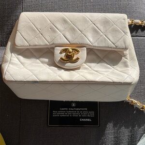 Chanel White Quilted Shoulder Bag with Gold Accents